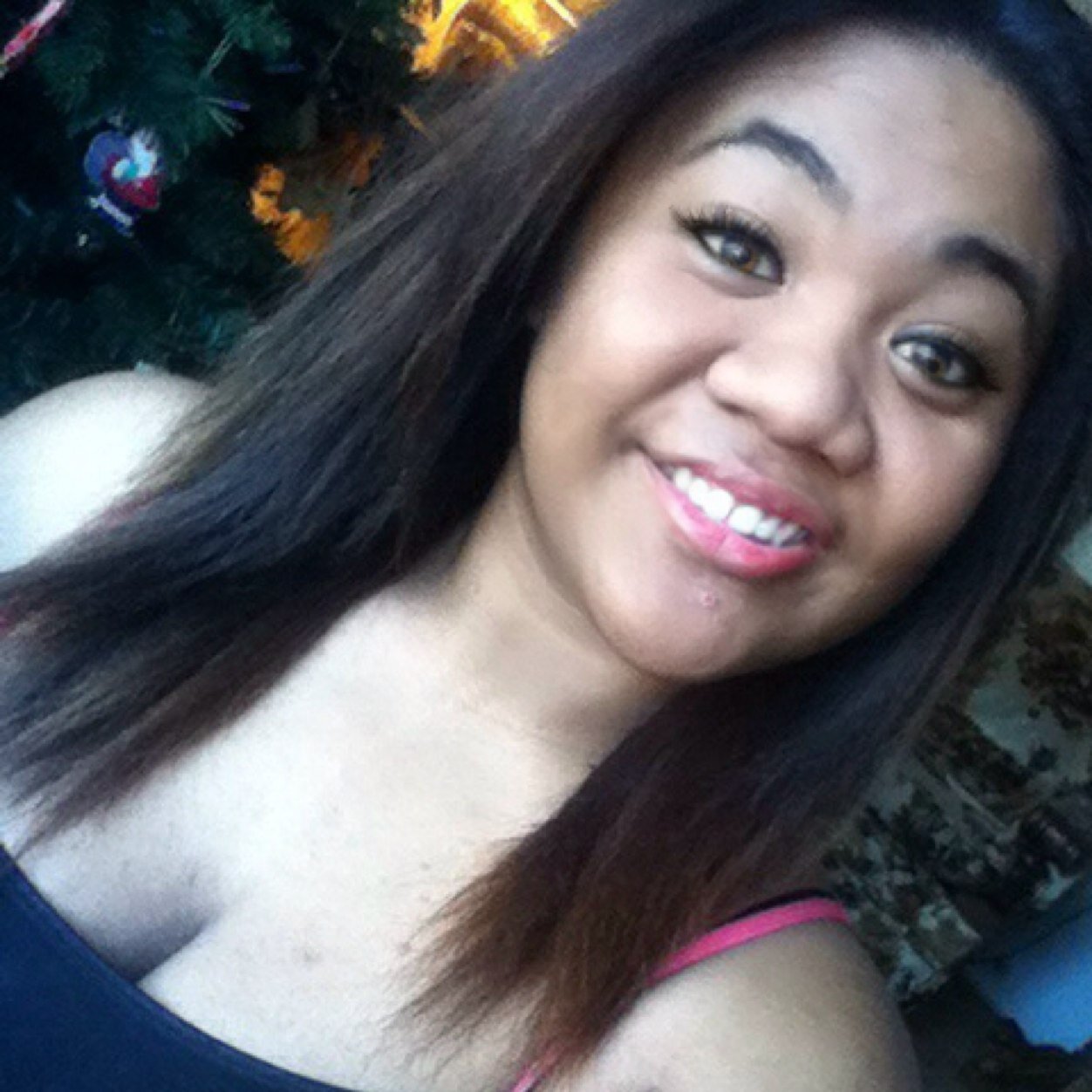 Taken by: 11.25.11 Mario Nesbit, I love my family and friends 3 Favorite sports: Volleyball,Basketball and boxing :) Hawaiian/Samoan3