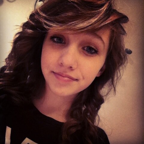 hi im nina :3