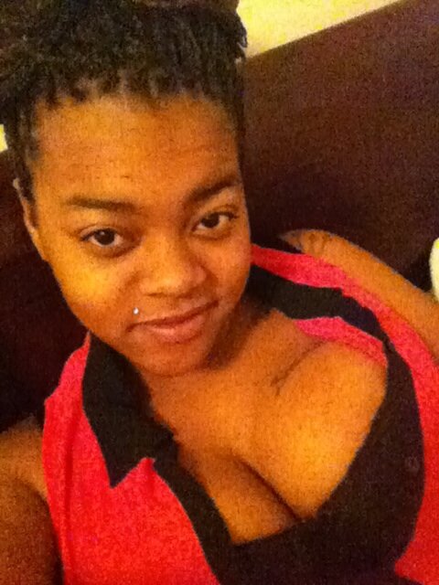 Shirale is the name say it right if ur gonna say it. Im 21 I have a 7 year old princes nd a baby on the way.. Need anything else hit me up. Kisses!!