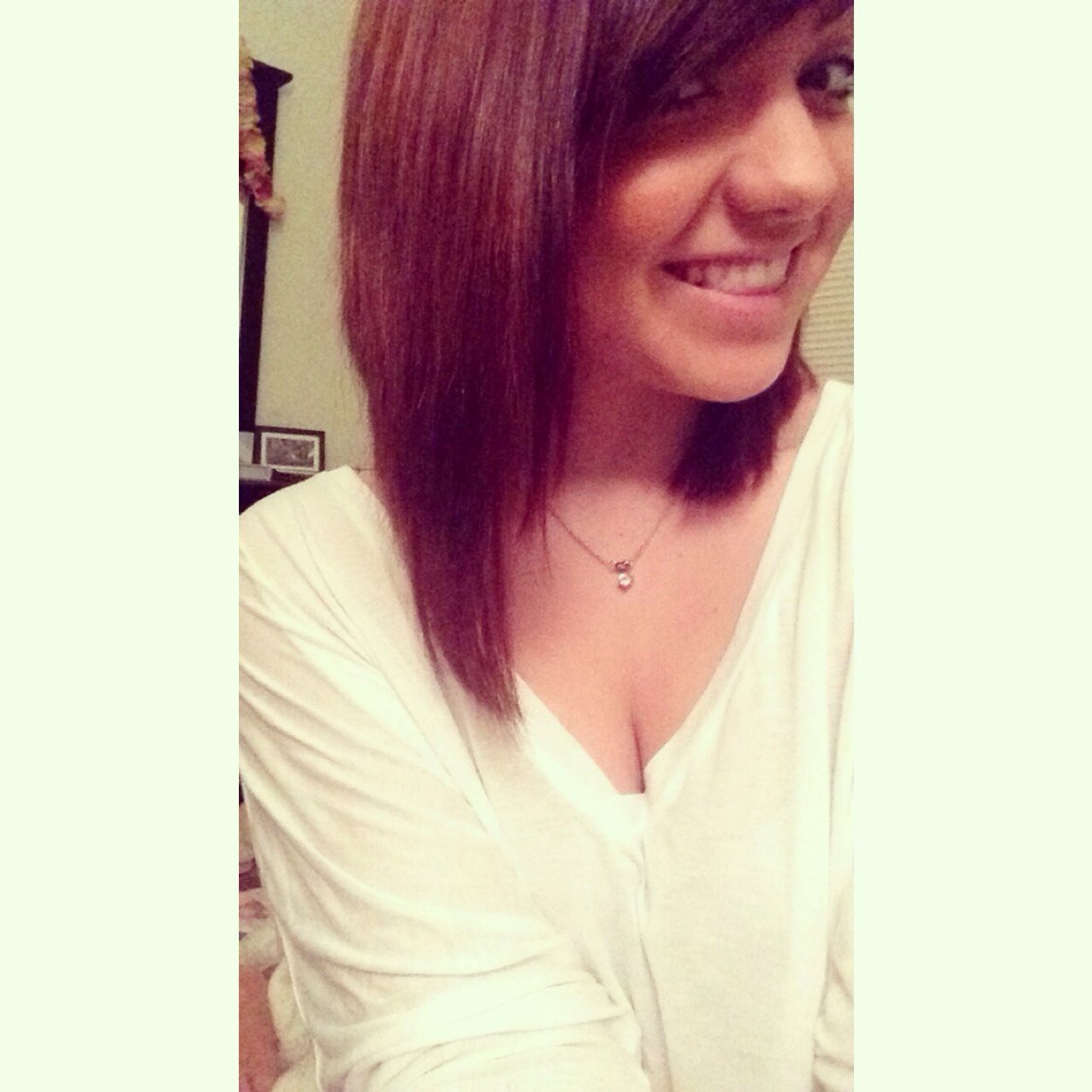 20 years young. Gypsy & hippy. My grandma says I'm funny. Heeeellllooo there !