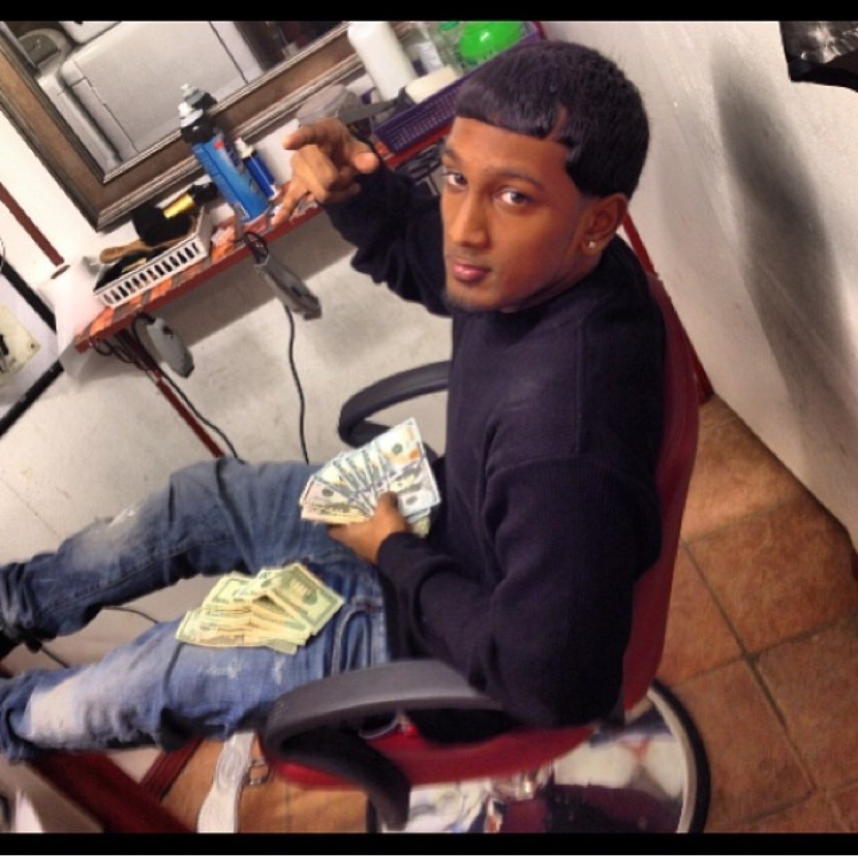 PimpnoLimp's profile picture. 