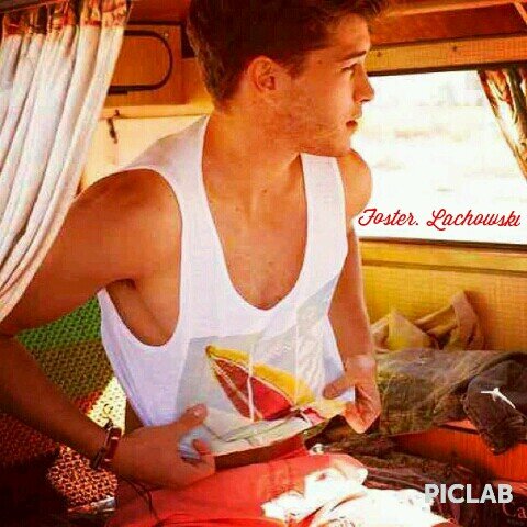 I'm the hot guy on facebook,Francisco Lachowski's twin brother|Single|