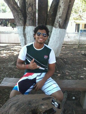 Seu preto s2, espero te ter sempre por perto, tu es a unica pessoa que me conhece de vrdd, sabis quem eu sou de vrdd , te gosto mt s2 *-* ( via @RhayssaPessoa )