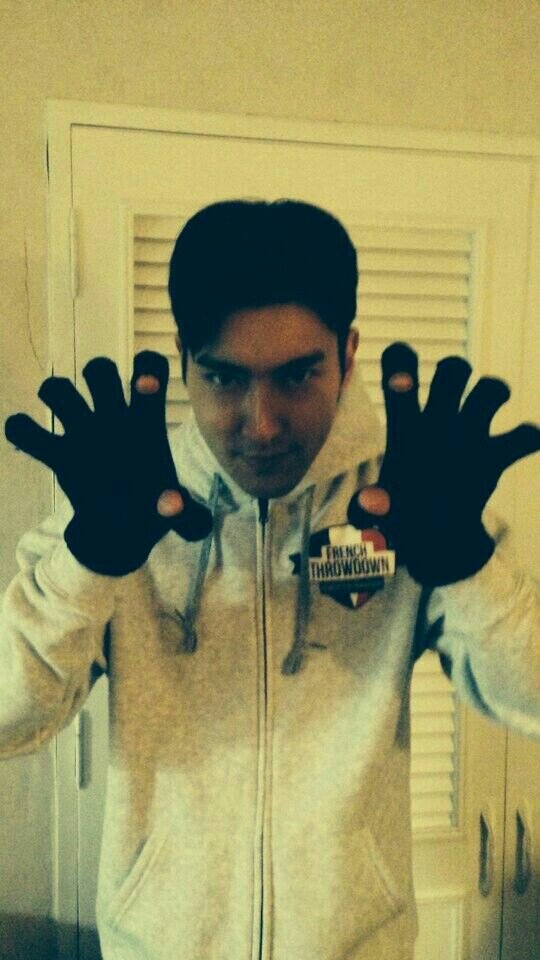 1Reason i also to Support U cuz lm your a Big Fans SIWON !!!^^ SoldierOfLight ♥ Im Proud to be ELFSiwonest!`` LOVE & KEEP SUPPORT SIWON & SJ :^)