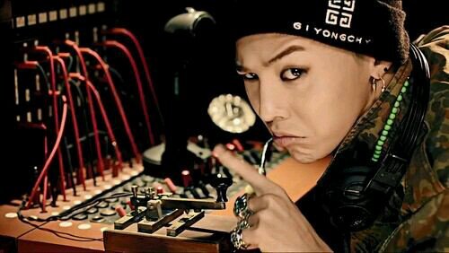 占いツクールでＧＤの小説を書かせてもらっています♡暇つぶしに読んでもらえれば光栄です(*´`)♡
