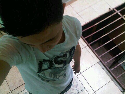 yo? Bueno soy el chico que esta completamene enamorado de una chica llamada Soe