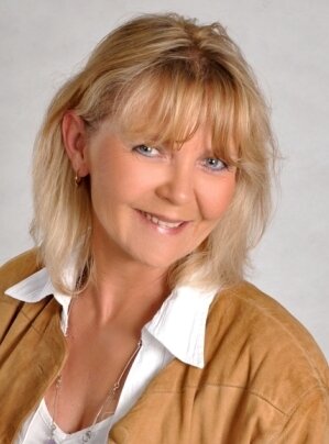 Heilpraktikerin - Seminarleiterin -  psychologisch,spiritueller, Coach - Autorin -    Lebe Deine Buntheit - Spiritualität im Alltag leben