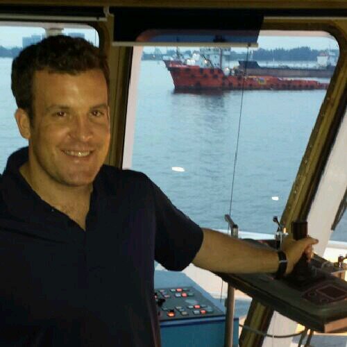 Fiddles79's profile picture. A charming young man who enjoys floating around on land and sea....