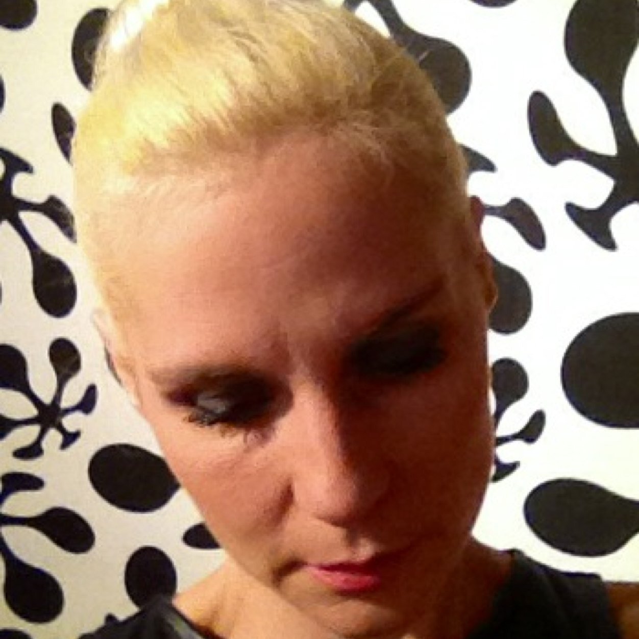 ShonacarverA's profile picture. I am a genuine lambrini girl with a little bit of sambucca thrown in!!