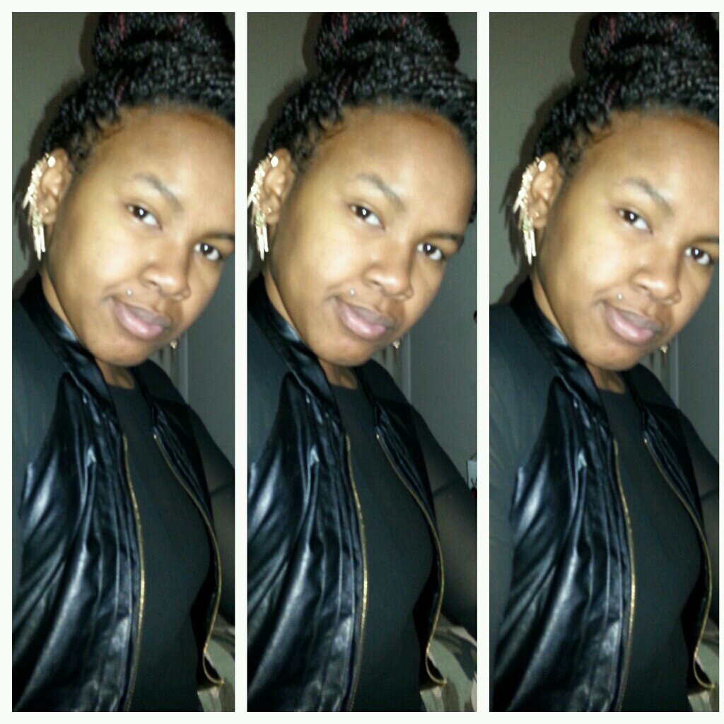 IG: @Bookiee_ Kik: @Bookiieeeee