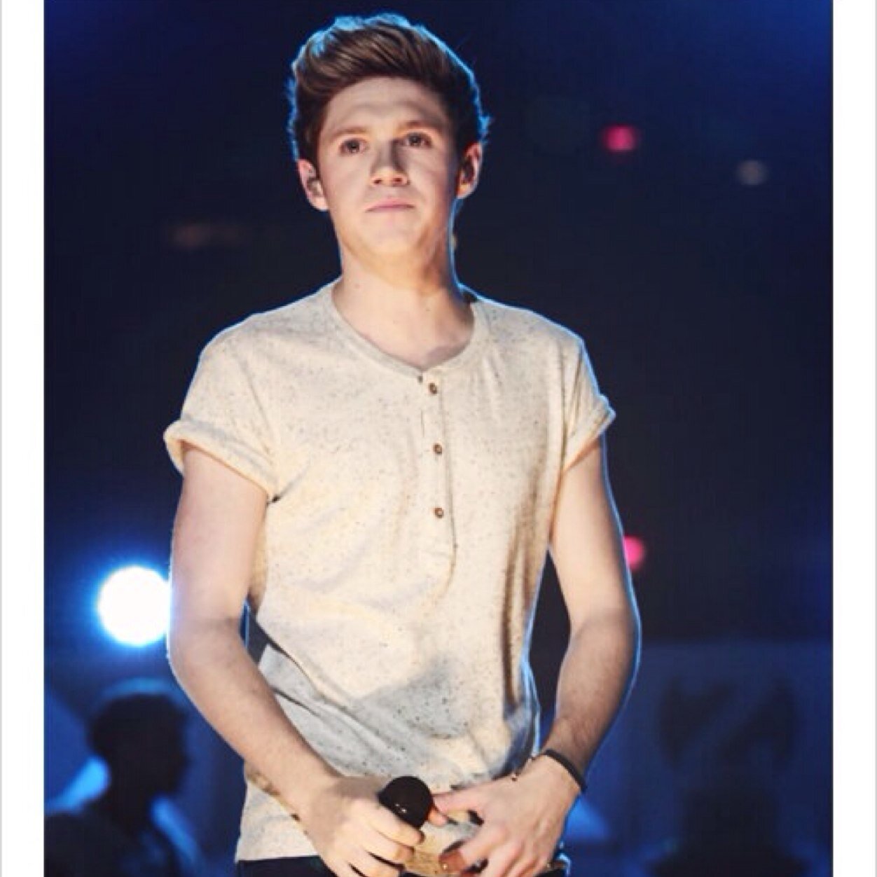 Love One Direction! Specially Niall Horan. He's so cute. I speak 4 languages: French, German, Luxemburgish and English. #OneDirectionLove