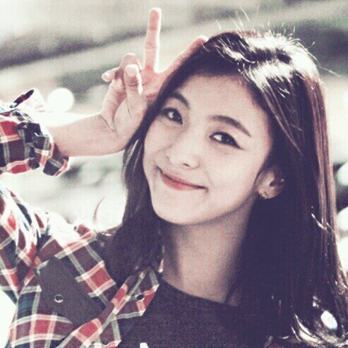prksunyeong's profile picture. rp of f(x)'s park sunyoung ( luna )
