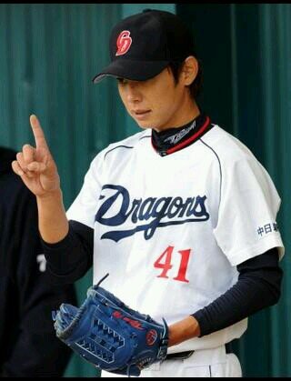今、両洋高校の3年です！w　最近BIGBANGめっちゃ聞いてる！野球とテニスめっちゃ好き！あと犬好き(笑)　一応lineやってるよ♪　　　　　　　　　　