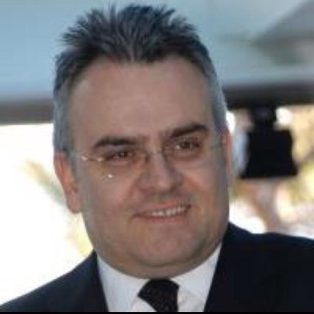 deryabillur's profile picture. Hotelier