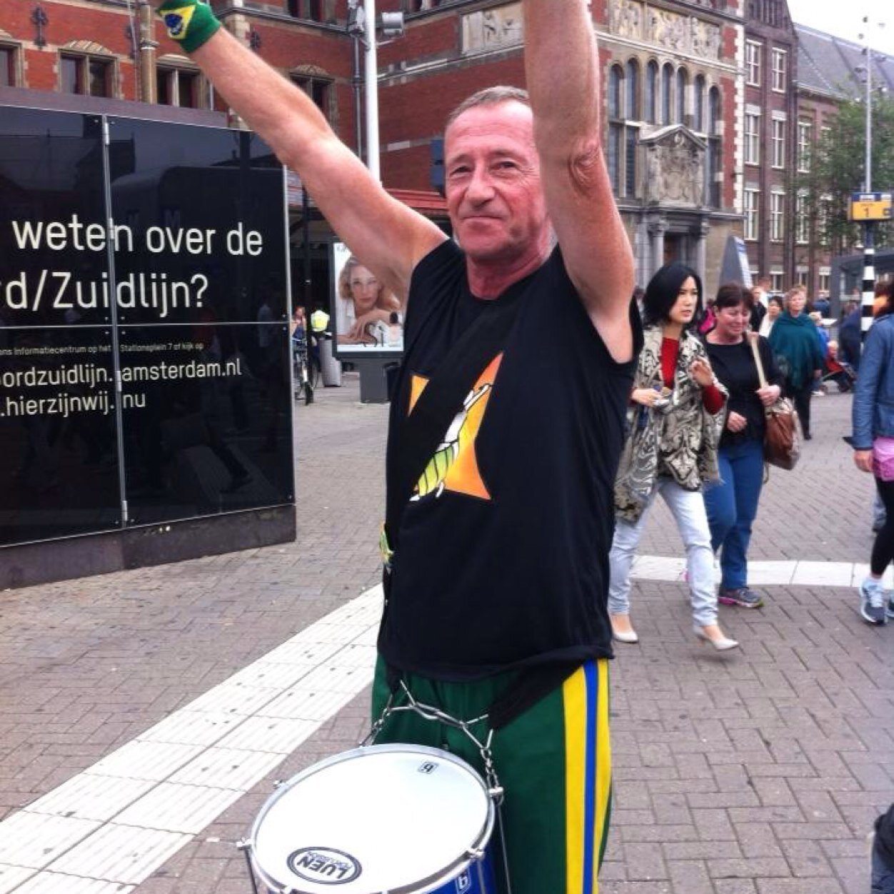 retired IT professional at Athlon  (@Athlon International). Leader of samba percussion band Oladom (@Oladom).