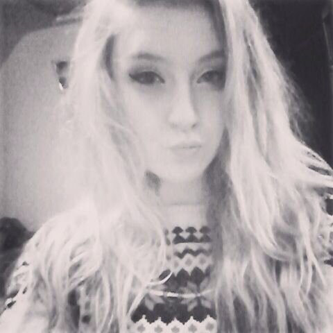 Follow & i'll follow back :)!