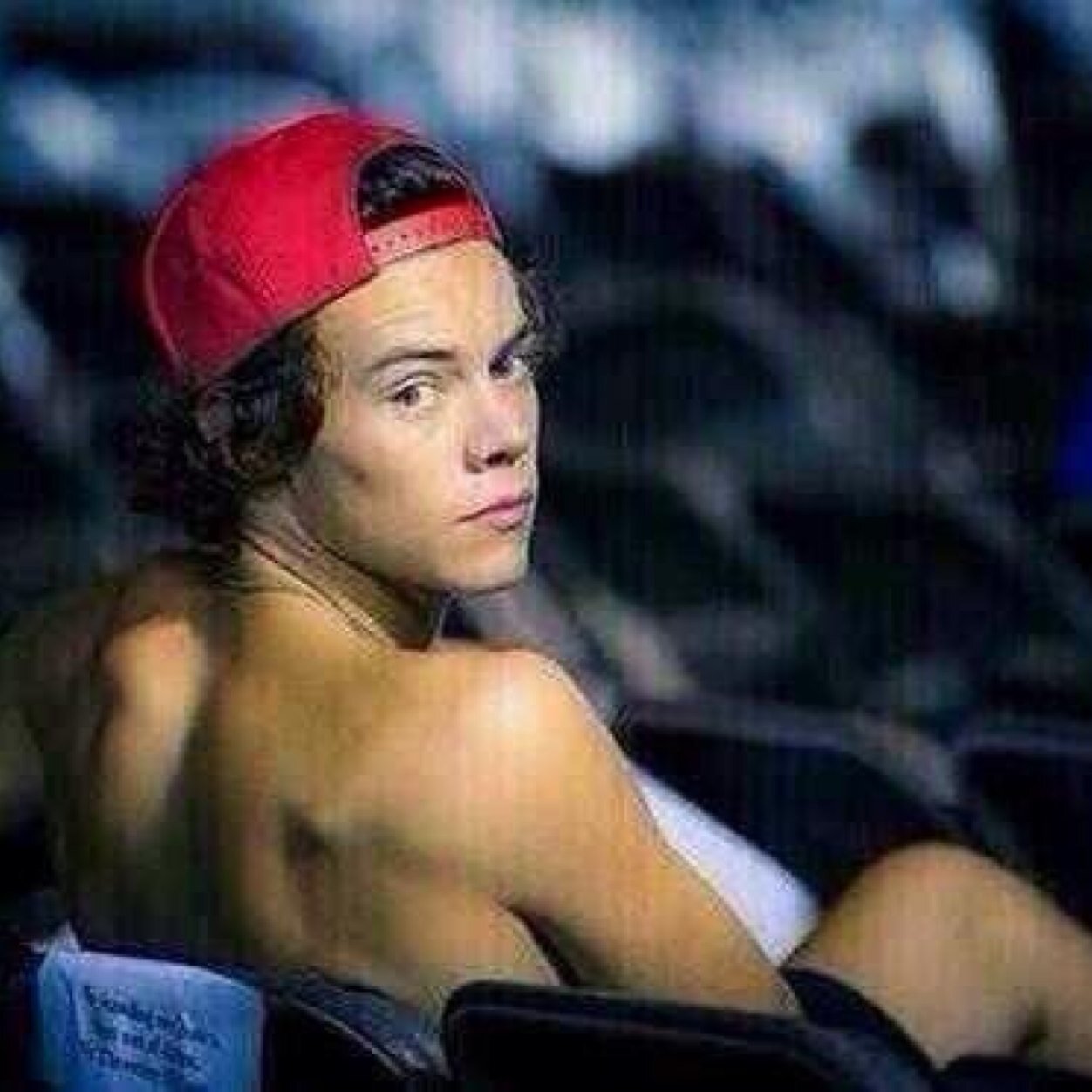 It is a free follow, but if you feel like following back, please follow my main @zarryspace_