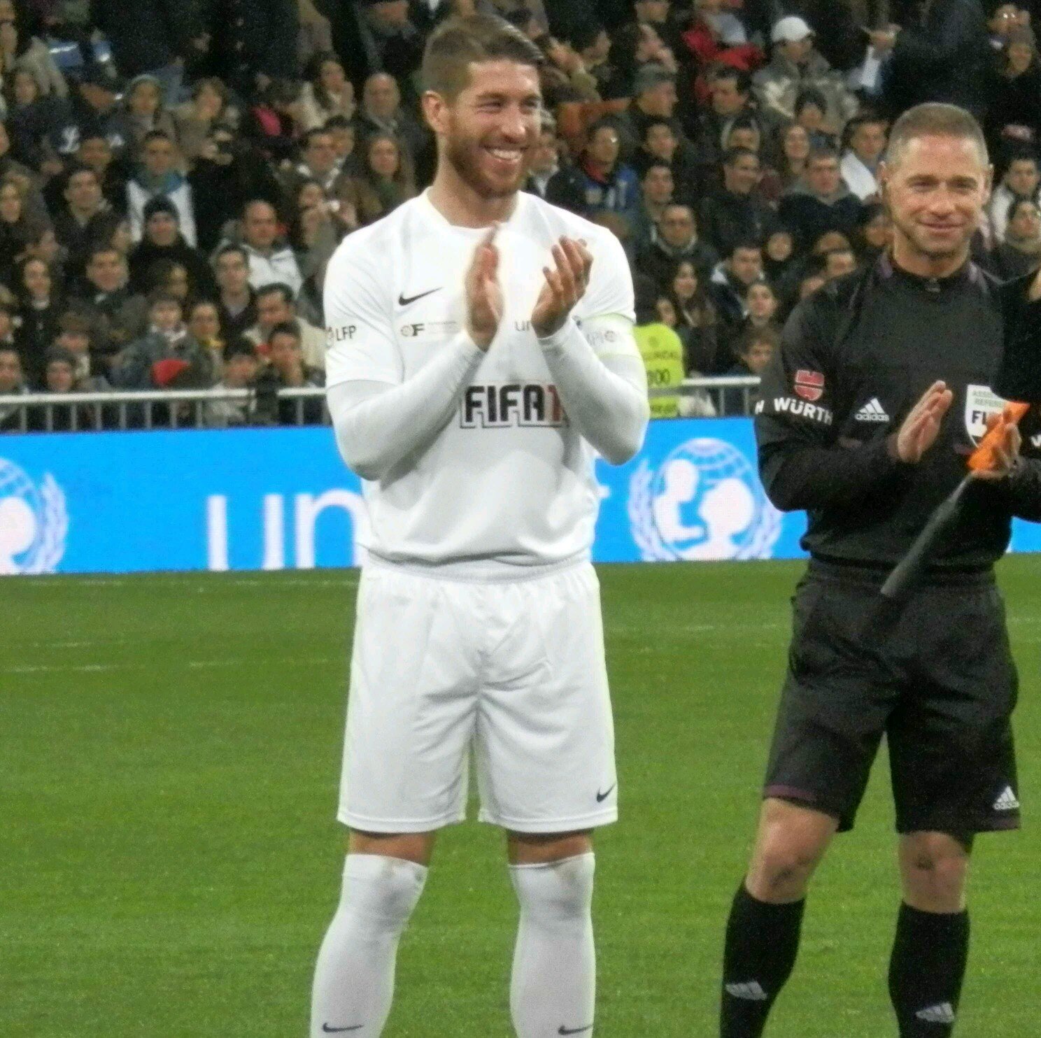 30 de Marzo de 1986, nace una estrella del fútbol y una buenísima persona. Como él quedan pocos en el mundo. Todo un ídolo, RAMISTA SIEMPRE @SergioRamos.