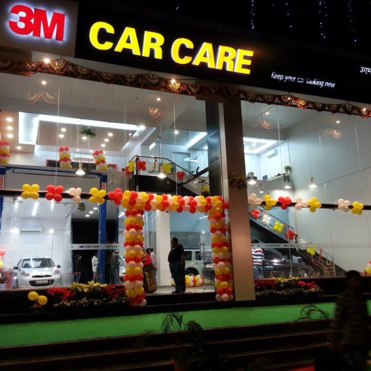 Professional car care detailing center. Services: Interior, Exterior, Under chassis Anti-rust coating, Paint protection film, Sun control film, Wraps, cat mats