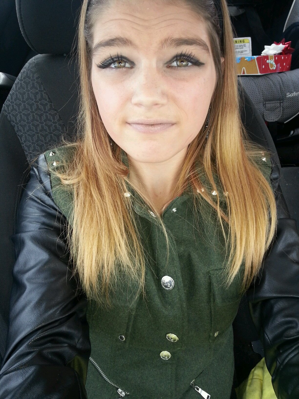 Folllow me & i'll follow you baackkk! :)