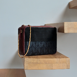 CeliaetLouise's profile picture. Célia et Louise, création et confection de sac à mains personnalisables.