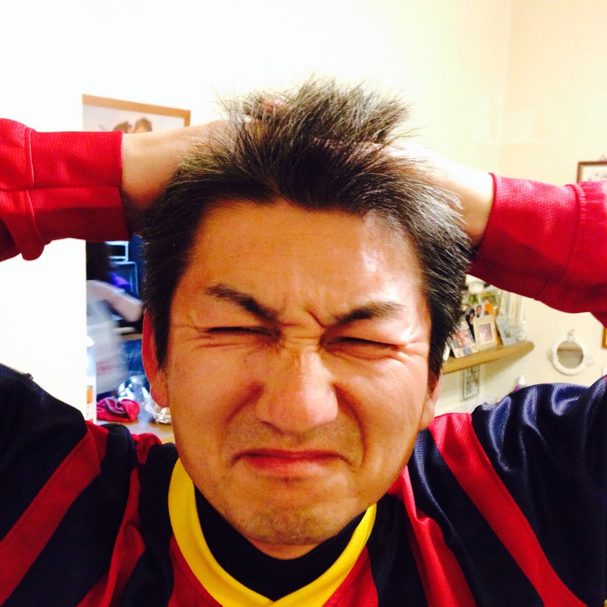 楽しく仕事をしたいと、日々考え中。あとは、地元地域の小学生サッカーコーチも本気でやってます。2015年度よりヘッドコーチに就任。JFA公認D級コーチ。4級審判。ははははは。