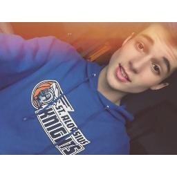 Live in Toronto, love my life and listen 1D, Miley Cyrus, JB and DRAKE :) Follow all :)