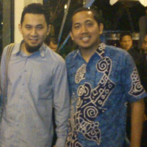 rizkykojek's profile picture. J2EE Coder's | #IndonesiaMengaji | @nebengers | @SFKujang | #AntiJIL | #KakiJabar |