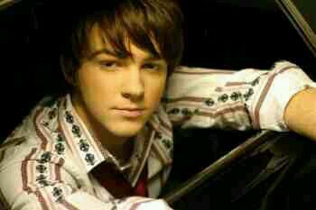hey i am hugo weasley i am cool sweet (single rp )