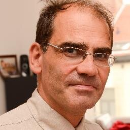 Ancien élève de l'Ecole Normale supérieure (Ulm)
Docteur en philosophie
Spécialiste en théorie de la psychiatrie