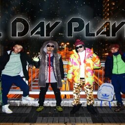 All Day Players（オールデイプレイヤーズ）
音楽、ダンス、ファッションを高い次元で融合し、自由なアイデンティティを創造する次世代のフリースタイルユニット。只今配信中の作品→【http://t.co/BWheisTZDd 】【http://t.co/Ei5wTql8tz 】