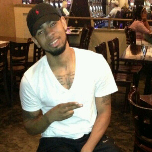 ImHimNotThem's profile picture. im 24 love #basketball and my #family