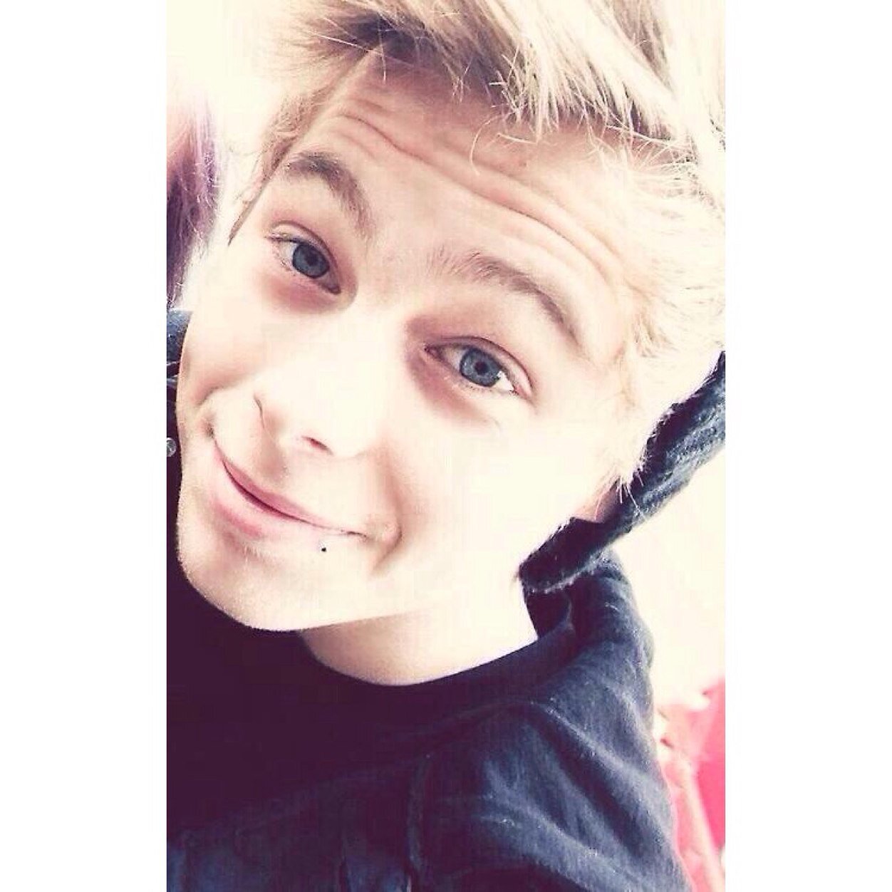 free follow from @radicalxharry bc want to find new mutuals ((: follow her and ask for a follow back ily