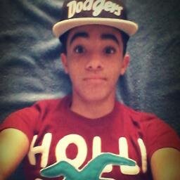 Eu quero a sorte de um amor tranquilo. Quero viver e ser feliz, ser eu mesmo, sorrir sempre, e seguir em frente. ✌
http://t.co/MIwc7y4S1a