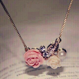 ‏‏جداً راقيه وانوثتي تخجلهم دائماً*سبحان الله وبحمده♡★☆