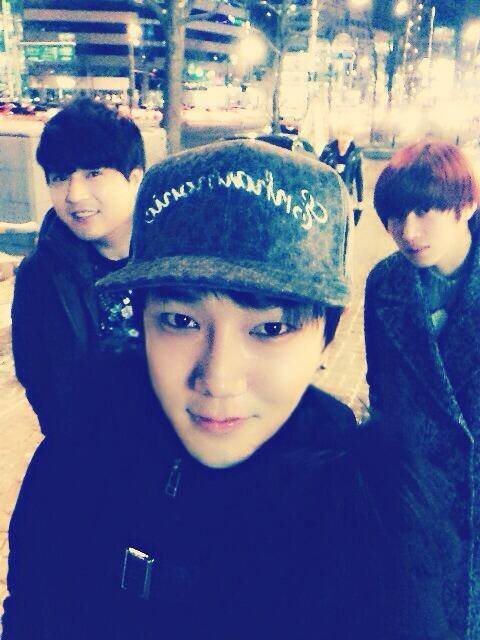 ELF yeongwonhi ^^
~Prom15e to 13elieve ~
Always Love Allah, My Prophet Muhammad SAW, Family, Super Junior, and ELF.
Proud to be ELF. ^^