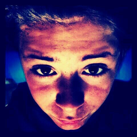 desmet_md's profile picture. La roue tourne et Tombe.  Mais si elle tombe sur toi.  Contente toi de te relever ;)