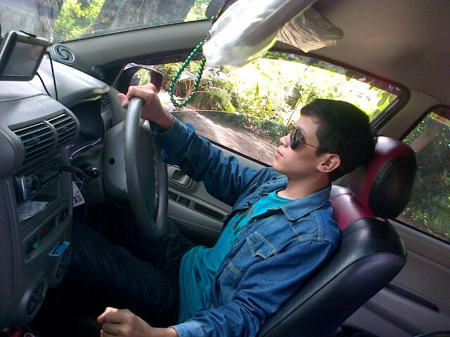 29. :( 10. :( 1997. :)
Ingin bisa ngebahagiain orang tua,
