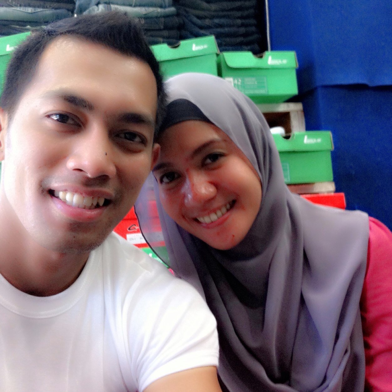 Pengen kaya ada 3 rahasiahx :* kalau kerja jangan lupa dhuhax. * kalau gajian jangan lupa sedekahx * kalau tidur jangan lupa tahajjudx,. By YM