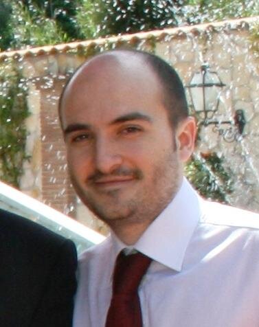 Ingegneraccio delle telecomunicazioni settore aeronautico (che ce voi fa nessuno è perfetto), nativo giallorosso!!!!