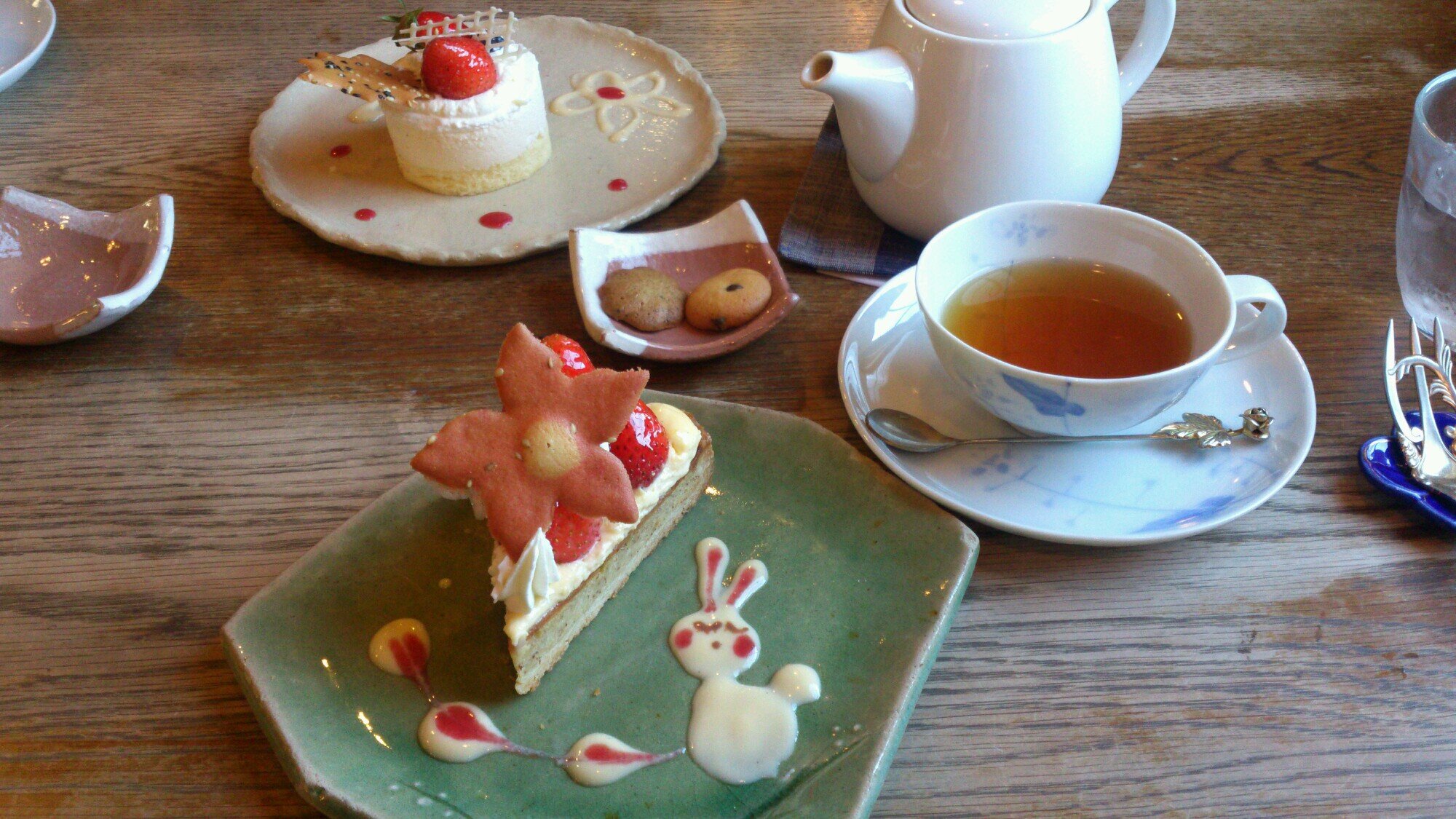 美味しい紅茶が好きです。少しぼけっとしがち(*´`*)