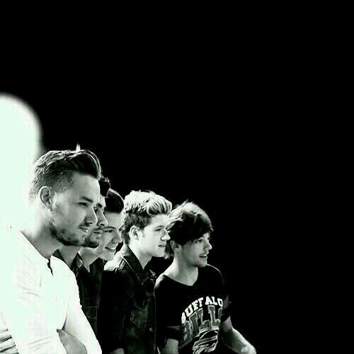 One Direction esukadin. In love with 5 boys, our 5 boys. Waiting for the WWATour, 10/07/2014 ♡