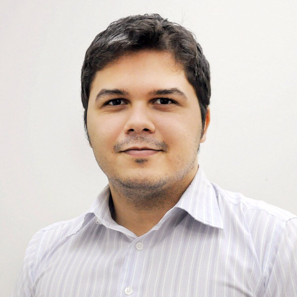 Jornalista pós-graduado em assessoria de comunicação especialista em comunicação política e redes sociais