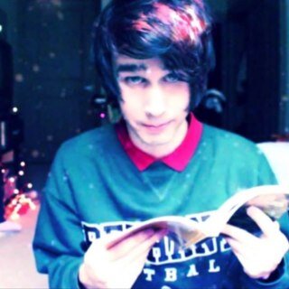 i dont use this account anymore since i lost the password, follow my new account @sassaramsay if you like :)