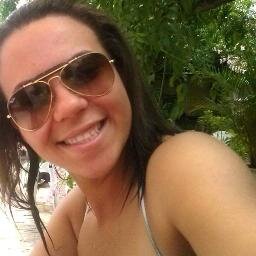 Taguaí-Sp, solteira,apaixonada,estudante de fisioterapia,meiga,obesa ):,pagodeira ao extremo e a procura de um grande amor 3 hahaha , feeeeliz