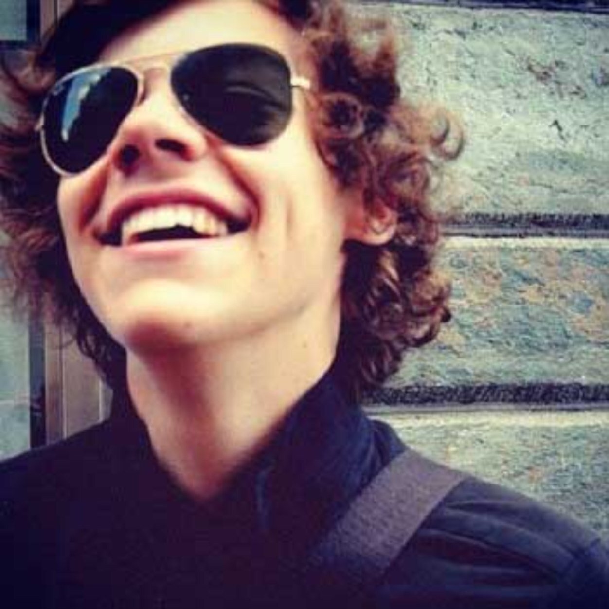 Hey people!r u following me ?if not then follow me now ok. I will follow u back . How dose that sond? Peace out ^_^