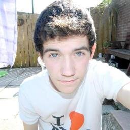 Cuando un bebe rie por primera vez nace un hada, mi sueño? Permanecer siempre joven y no crecer nunca, caminando hacia mi destino, Peter Pan. @infinityloveyou.