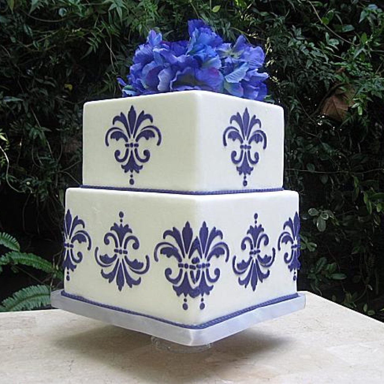 MaisonAmies's profile picture. Seattle's home for fine French cuisine. Visit our bakery! Owned by @FierceMiaGrey and @FierceTaylor50. Part of the @50ShadesFierce family.