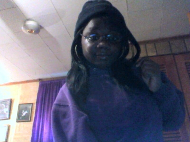 You Reading This ?? Fuck Allat You Mine , Soo Why Not Follow && RT The Tweet That Gotchu On My Bio Okay Babe ... Love Ya