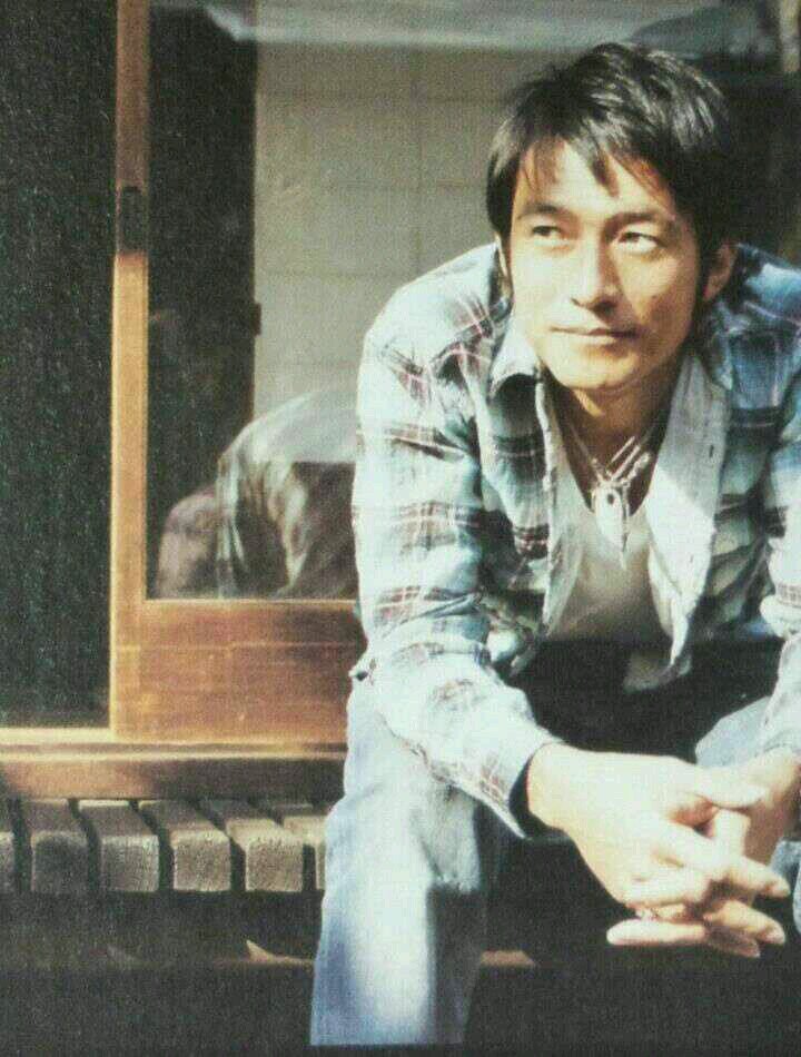 Mr.childrenが大好きです。Mr.children聴いていれば幸せ♪ Mr.childrenの音楽とチル友さんに支えられて過ごす毎日が、なんだかんだ言って嬉しいです。 F&M会員♪  北の方に住んでます。